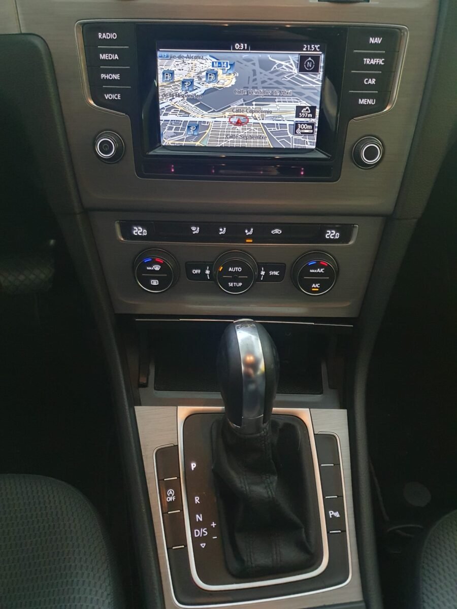 VOLKSWAGEN Golf 2.0 TDI SPORT DSG