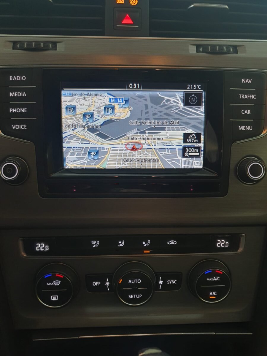 VOLKSWAGEN Golf 2.0 TDI SPORT DSG