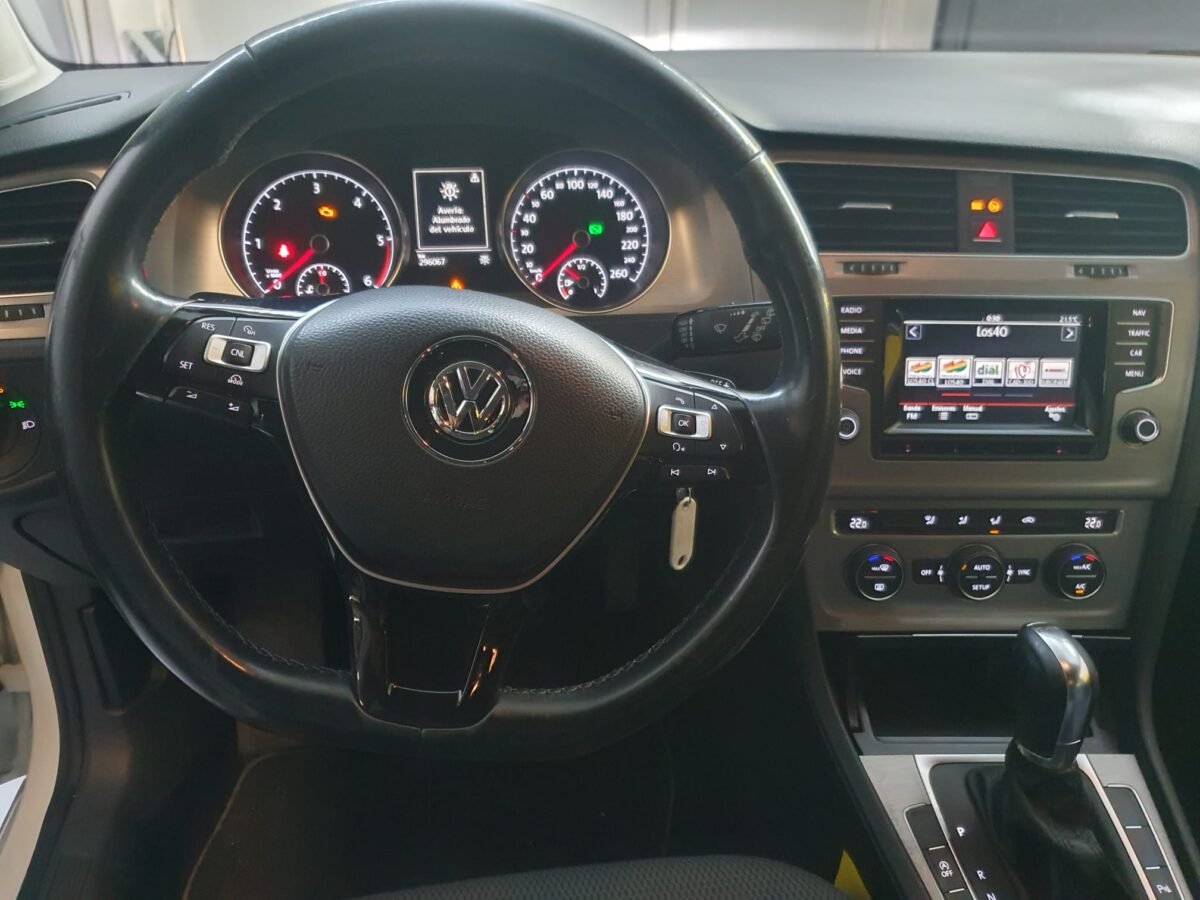VOLKSWAGEN Golf 2.0 TDI SPORT DSG