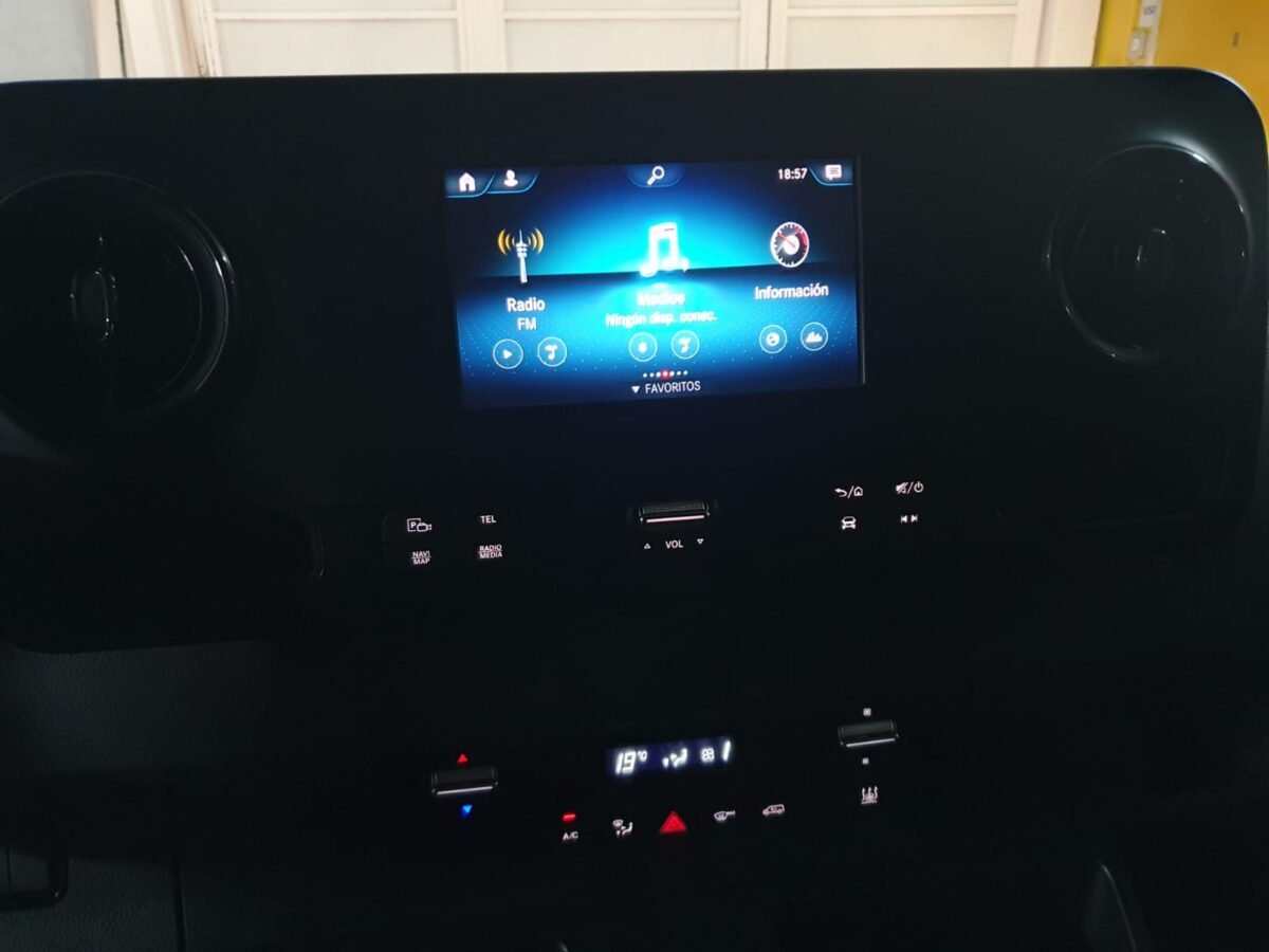 MERCEDES SPRINTER 314 MERCEDES SPRINTER 314CDI LARGO T.E. 7G TRONIC PLUS 4 PUERTAS