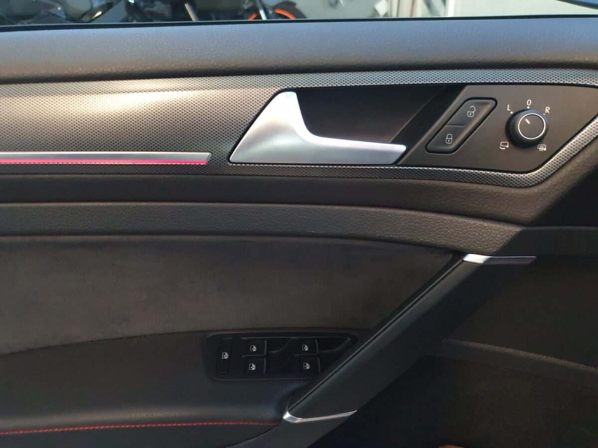 VOLKSWAGEN GOLF 7.5 2.0 TSFI