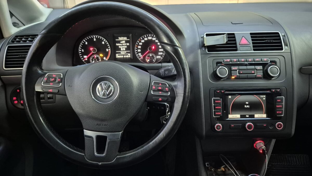 VOLKSWAGEN TOURAN 7 PLAZAS 1.6 TDI