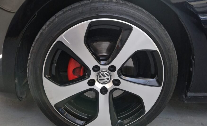 VOLKSWAGEN GOLF 7 1.6 TDI DSG