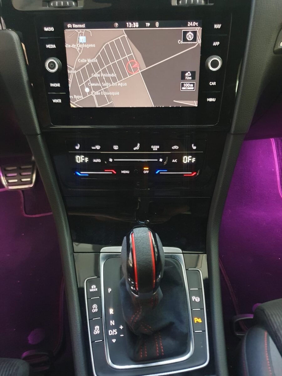 VOLKSWAGEN GOLF 8 GTI TCR 2.0 TSI