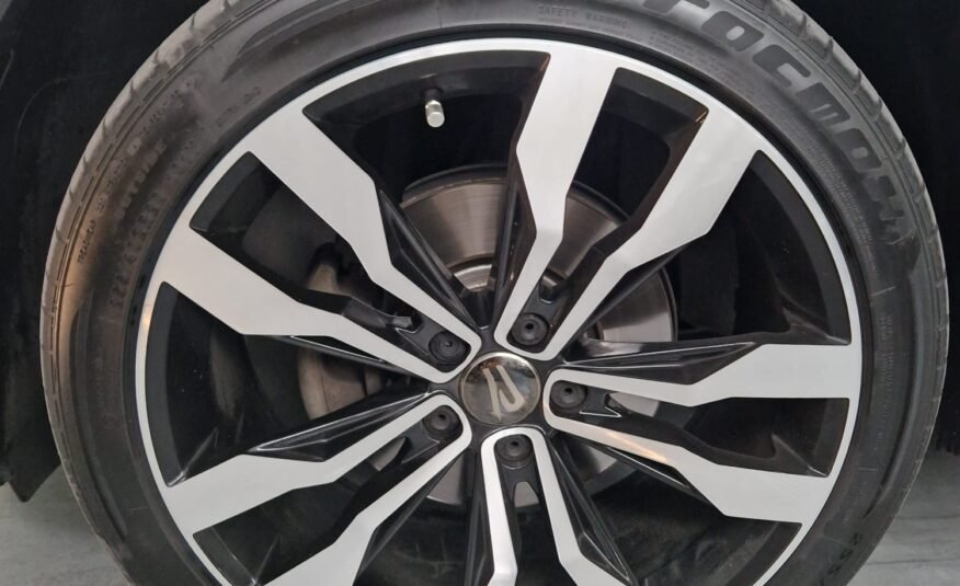 VOLKSWAGEN TIGUAN R-LINE 4 MOTION 2.0 TDI