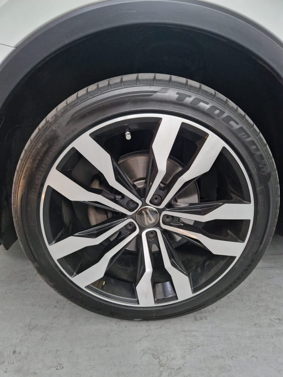 VOLKSWAGEN TIGUAN R-LINE 4 MOTION 2.0 TDI