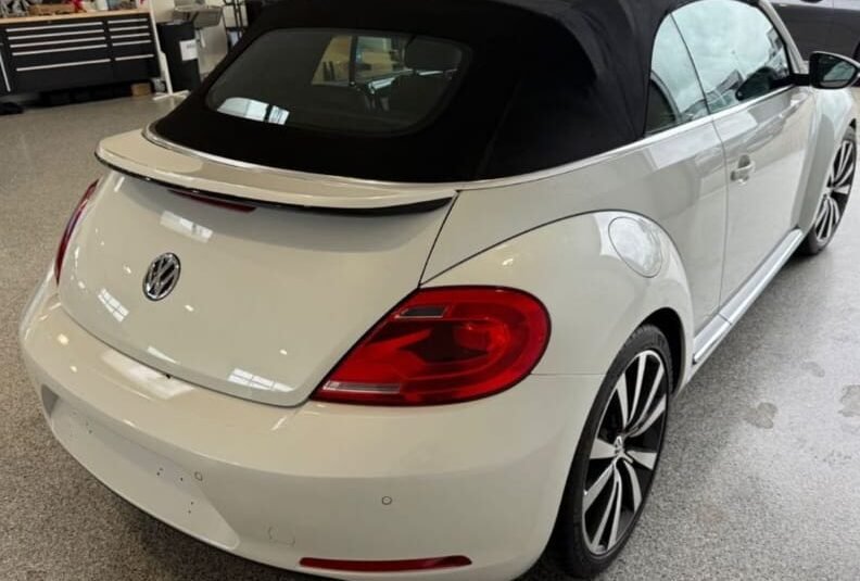 VOLKSWAGEN BEETLE CABRIO 2.0TD I 140CV