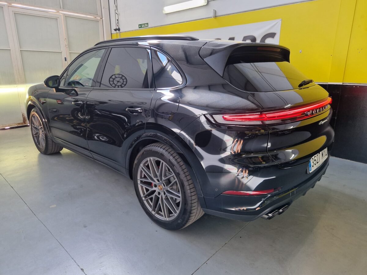 PORSCHE Cayenne E-HYBRID