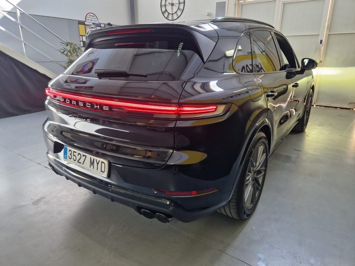 PORSCHE Cayenne E-HYBRID