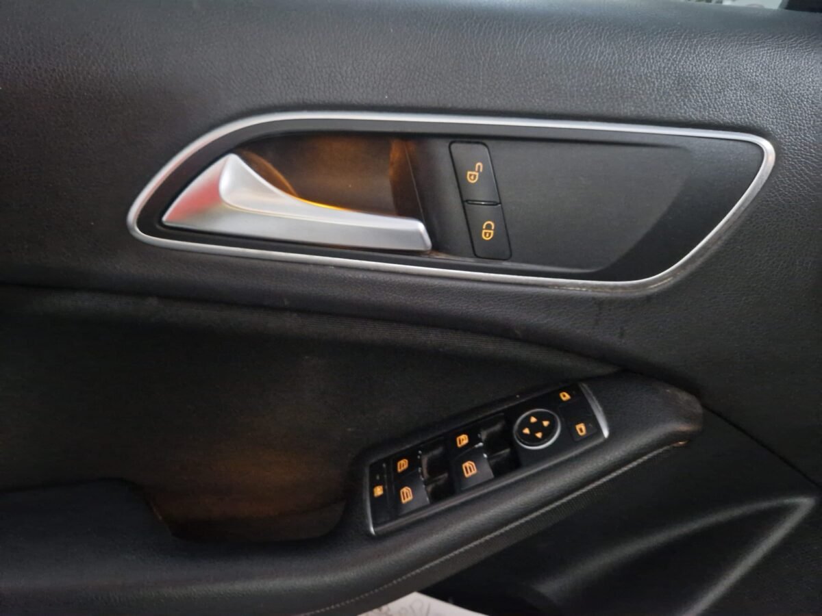 MERCEDES CLASE A PACK AMG 1.5D 120CV