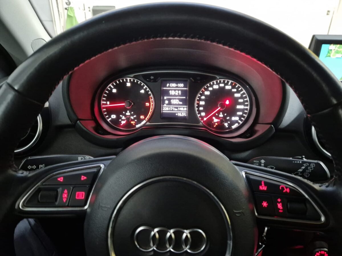 AUDI A1 1.6 TDI 90CV