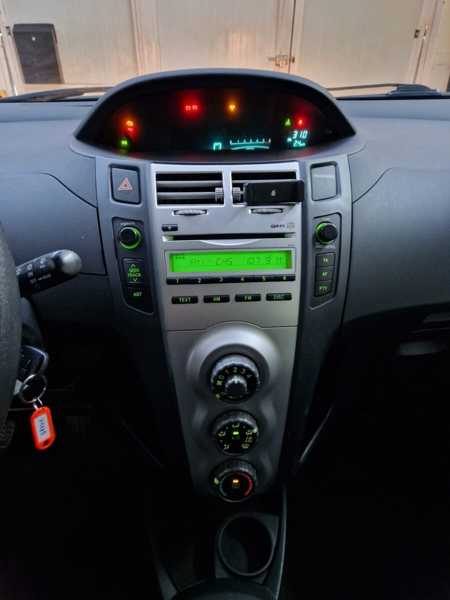 TOYOTA YARIS 1.4D