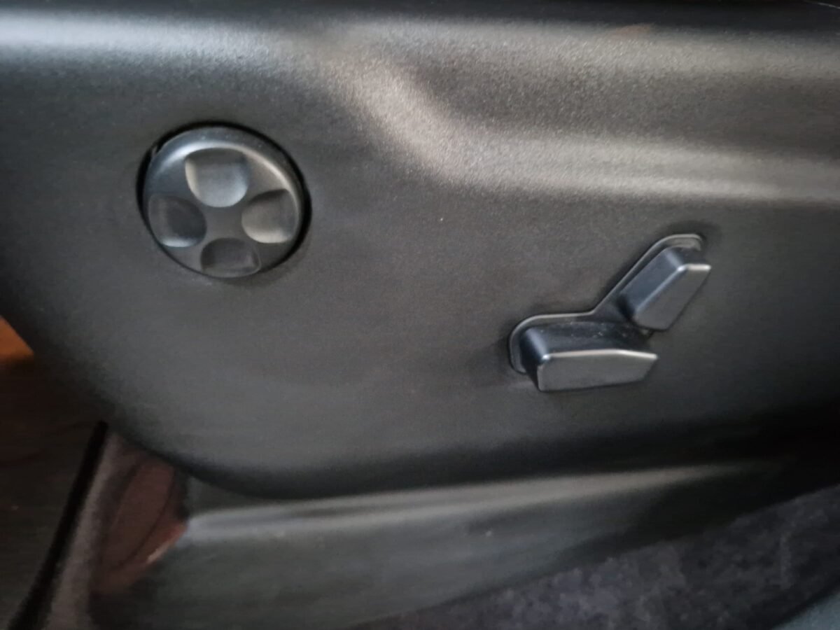 JEEP GRAND CHEROKEE SRT V8 6.4 HEMI