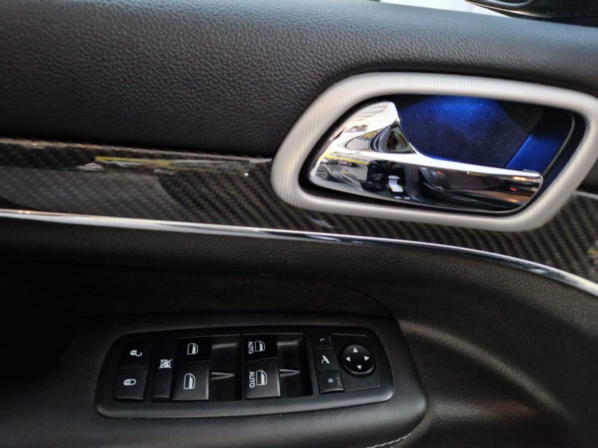 JEEP GRAND CHEROKEE SRT V8 6.4 HEMI