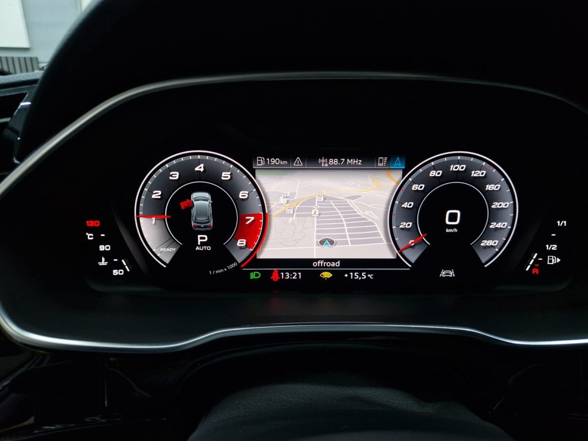 AUDI Q3 BLACKLINE S-LINE 2.0TFSI 230CV