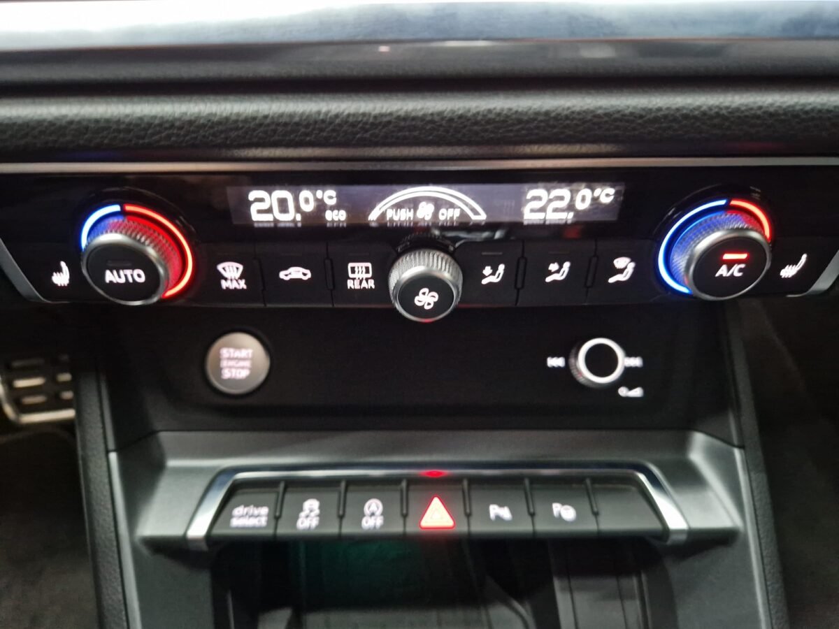 AUDI Q3 BLACKLINE S-LINE 2.0TFSI 230CV