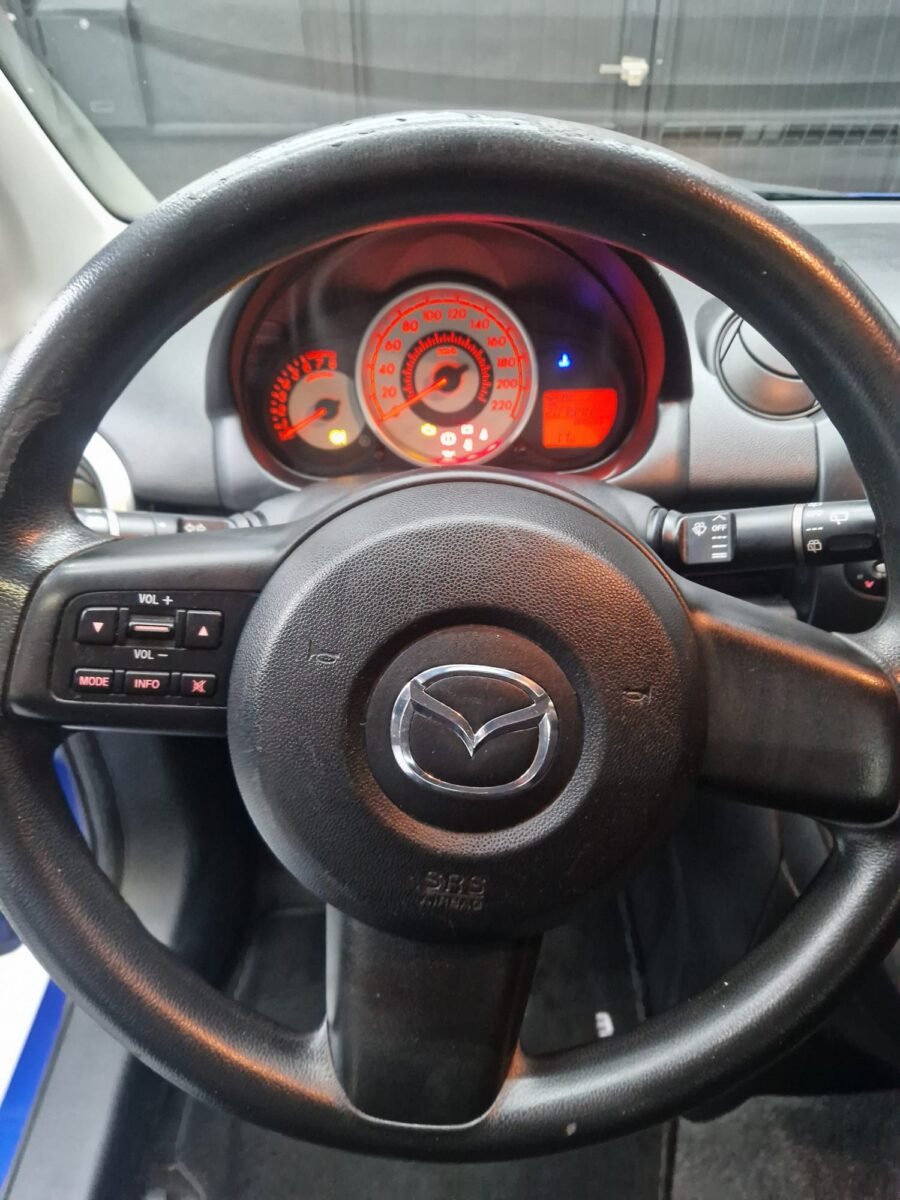 MAZDA 2 1.4 86CV