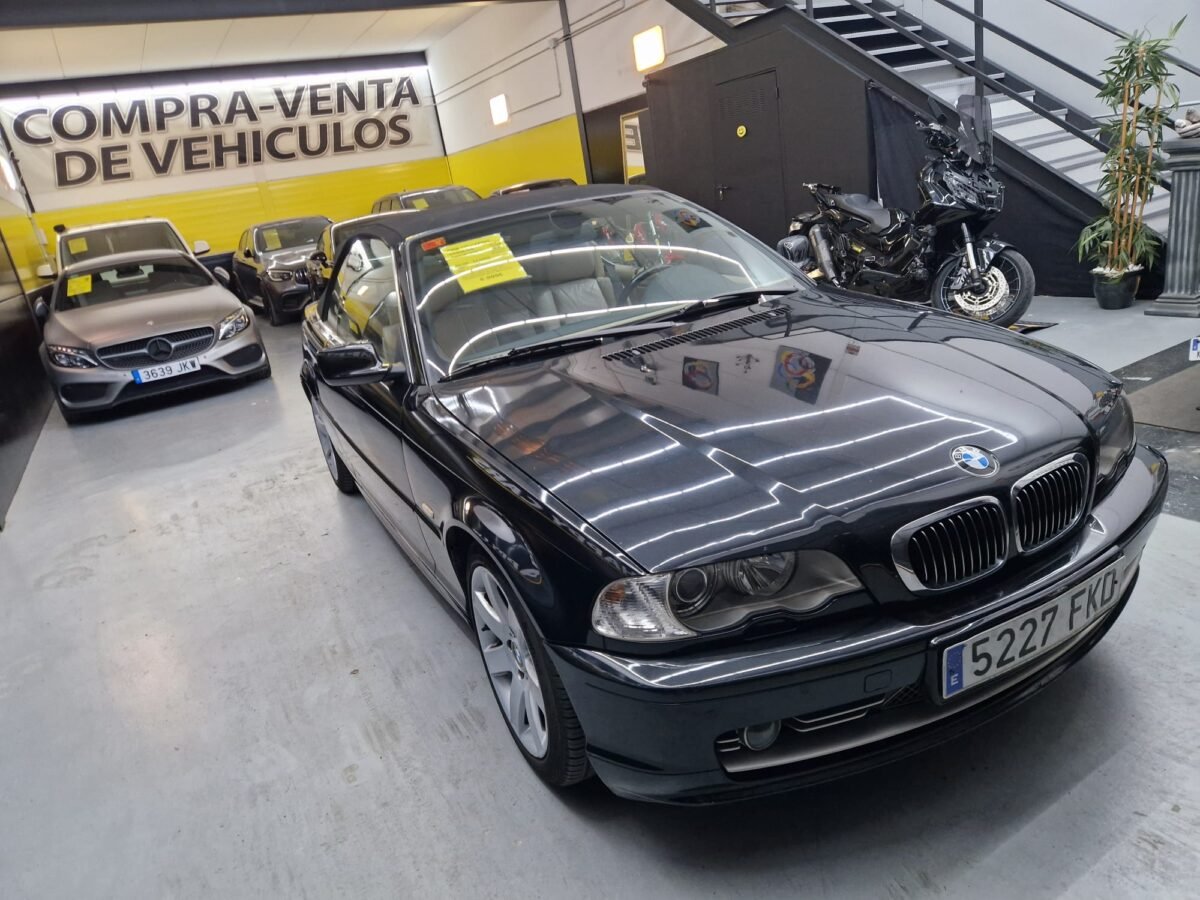 BMW 330i CABRIO 3.0 235CV
