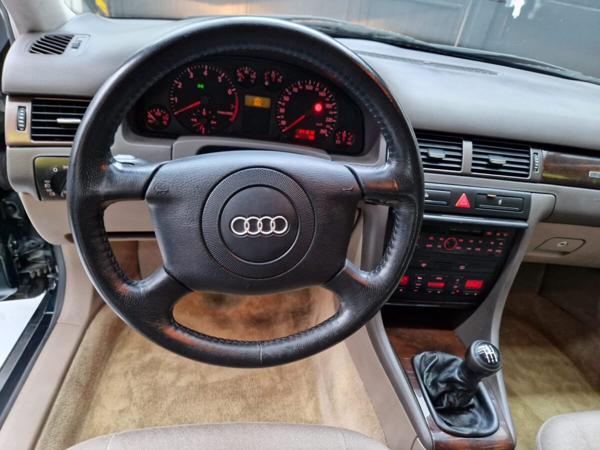 AUDI A4 AVANT QUATTRO 2.4 V6 165CV
