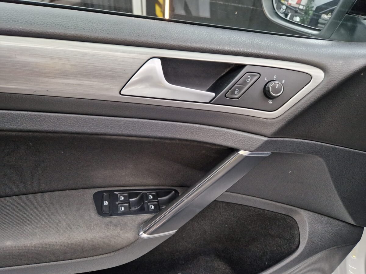 VOLKSWAGEN Golf 2.0TDI SPORT 150CV