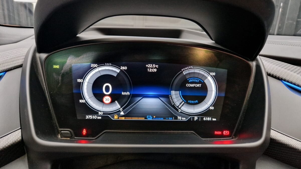 BMW i8 ROADSTER FIRST EDITION