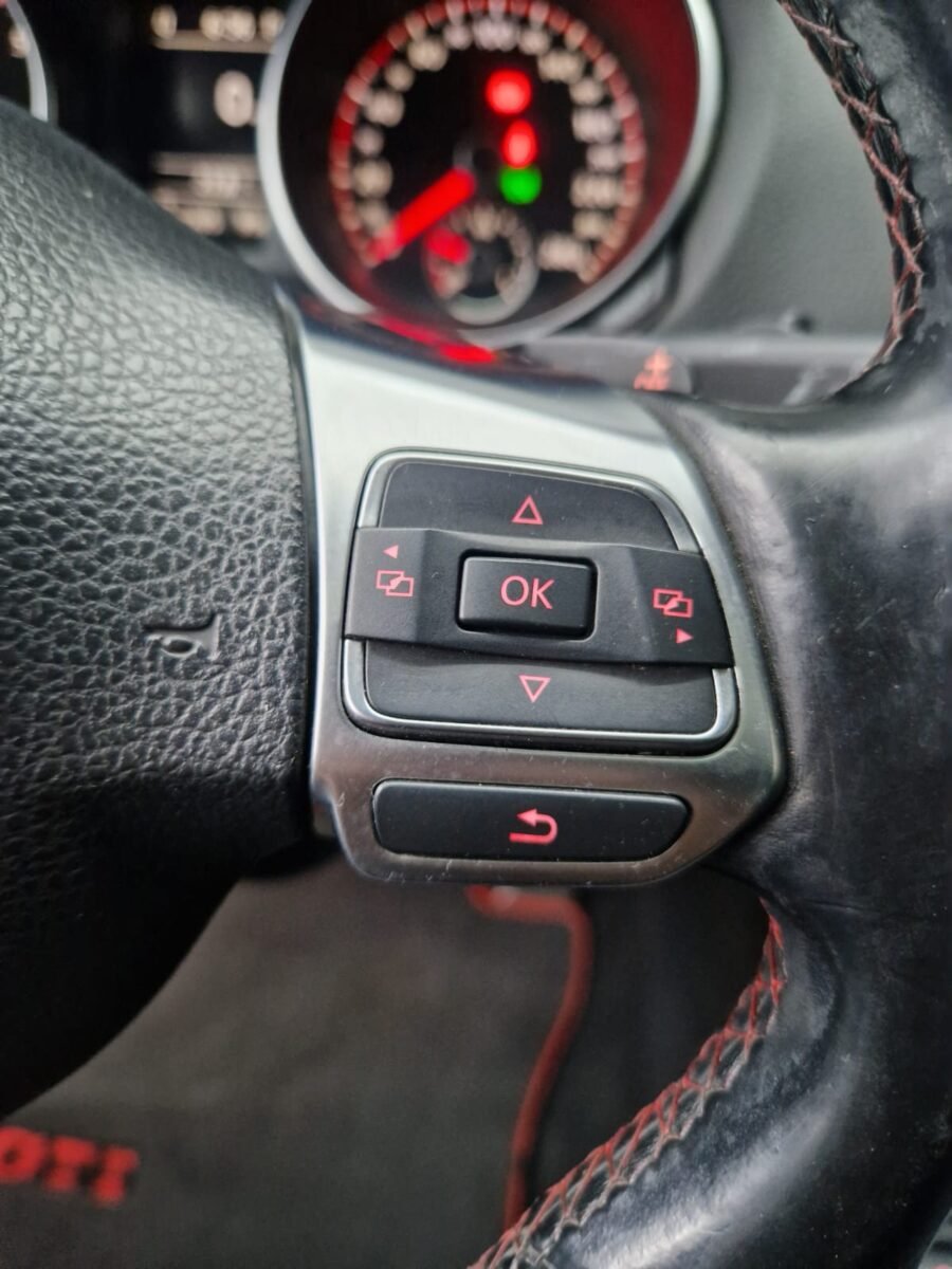 VOLKSWAGEN GOLF GTI 2.0 TSI 210CV