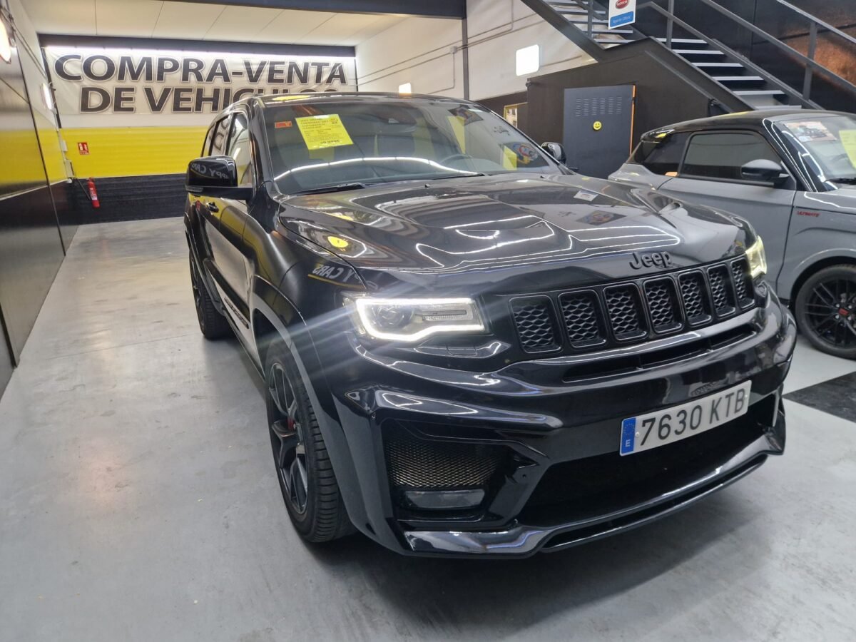 JEEP GRAND CHEROKEE SRT V8 6.4 HEMI 500CV