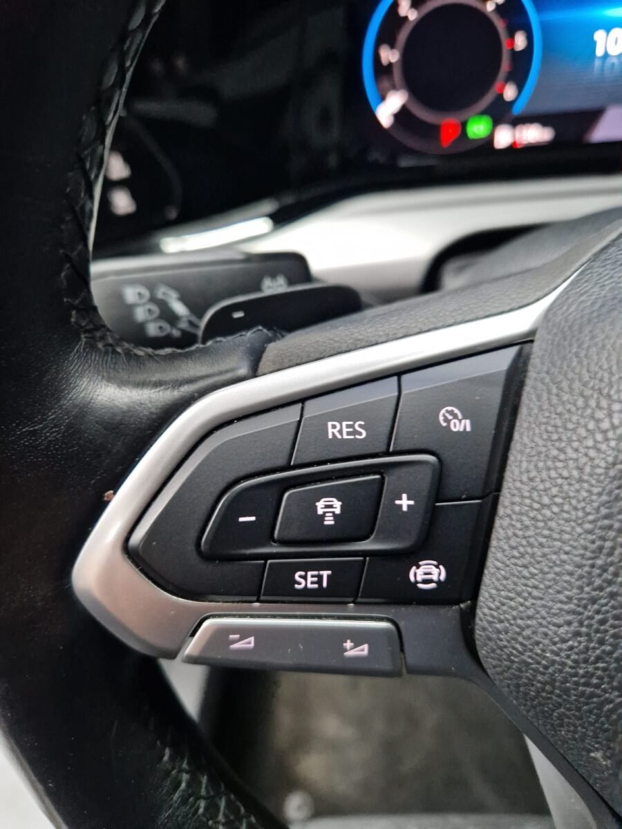 VOLKSWAGEN GOLF VIII 2.0TDI DSG 150CV