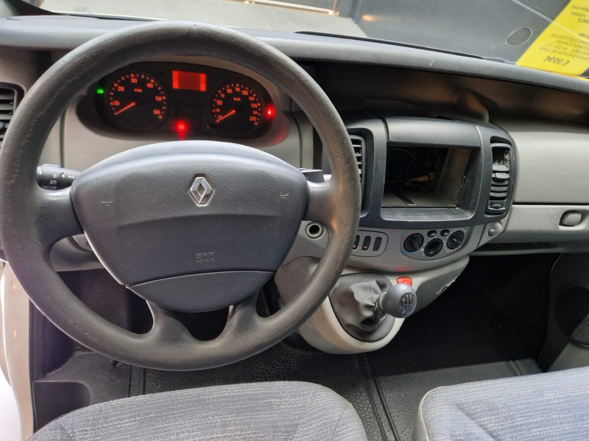 RENAULT TRAFIC 2.5 DCI 145CV