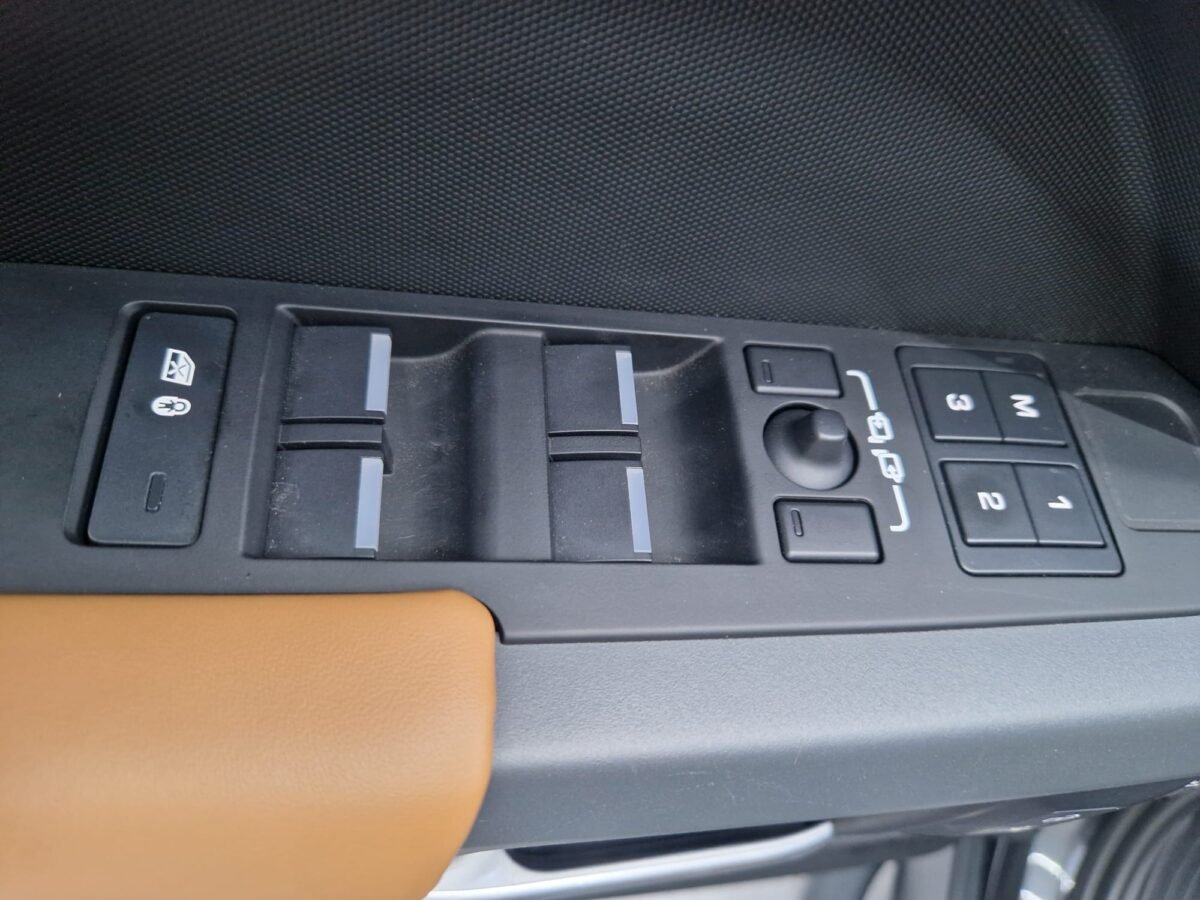 LAND ROVER DEFENDER 110X DINAMIC HSE 3.0D 250CV