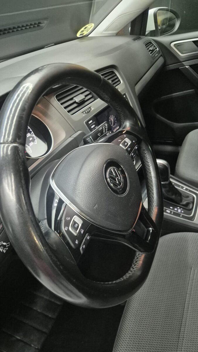 VOLKSWAGEN GOLF 1.6 TDI 105CV