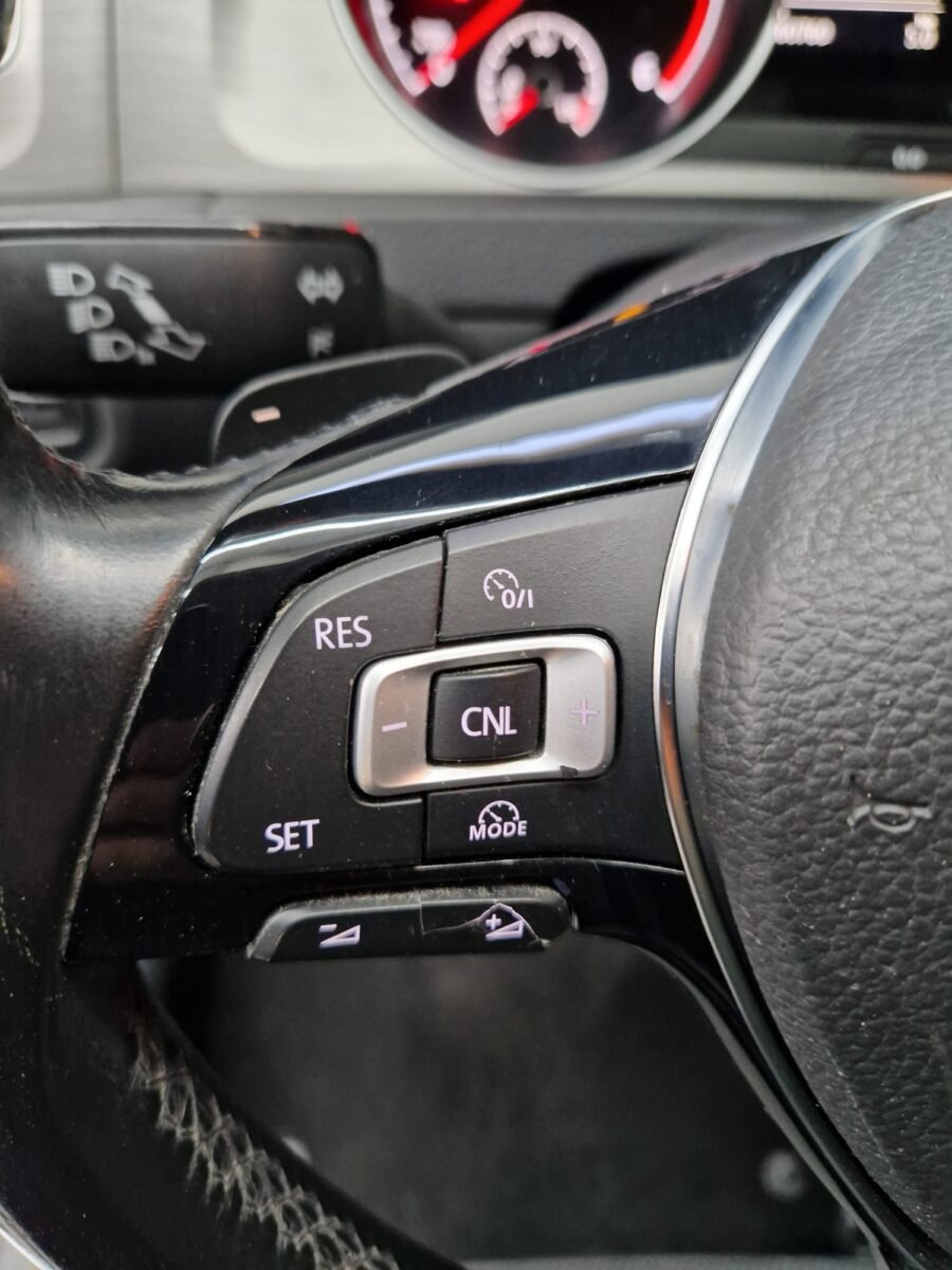 VOLKSWAGEN Golf 1.6 TDI 105CV