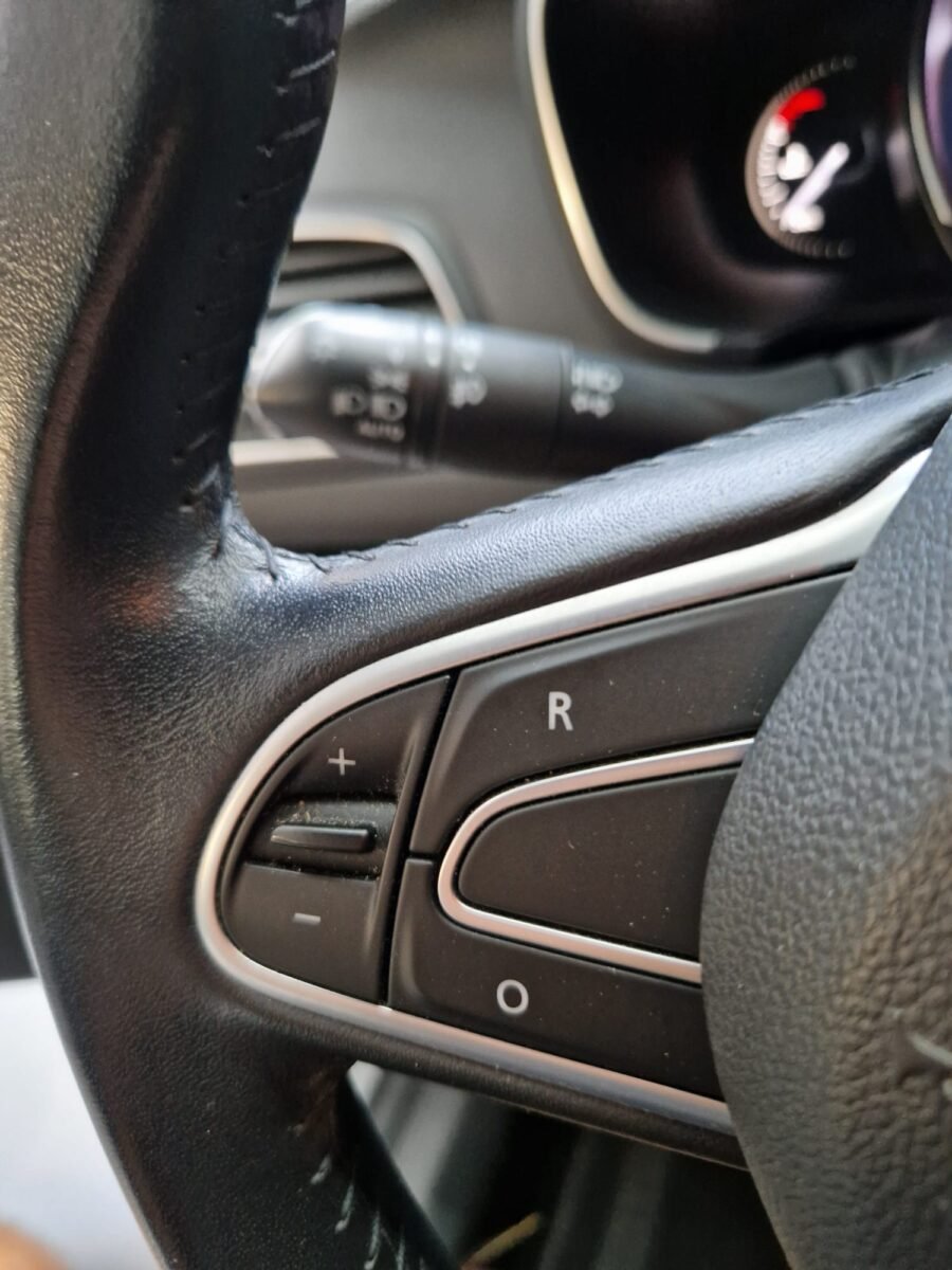 RENAULT MEGANE LIMITED BLUE DCI 1.5CDTI 150CV