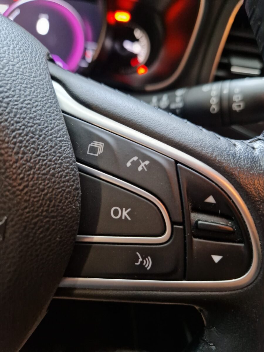 RENAULT MEGANE LIMITED BLUE DCI 1.5CDTI 150CV