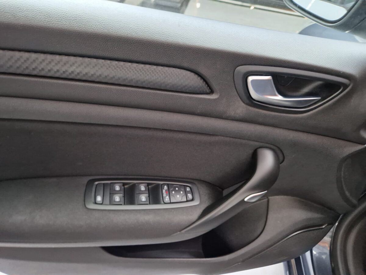 RENAULT MEGANE LIMITED BLUE DCI 1.5CDTI 150CV