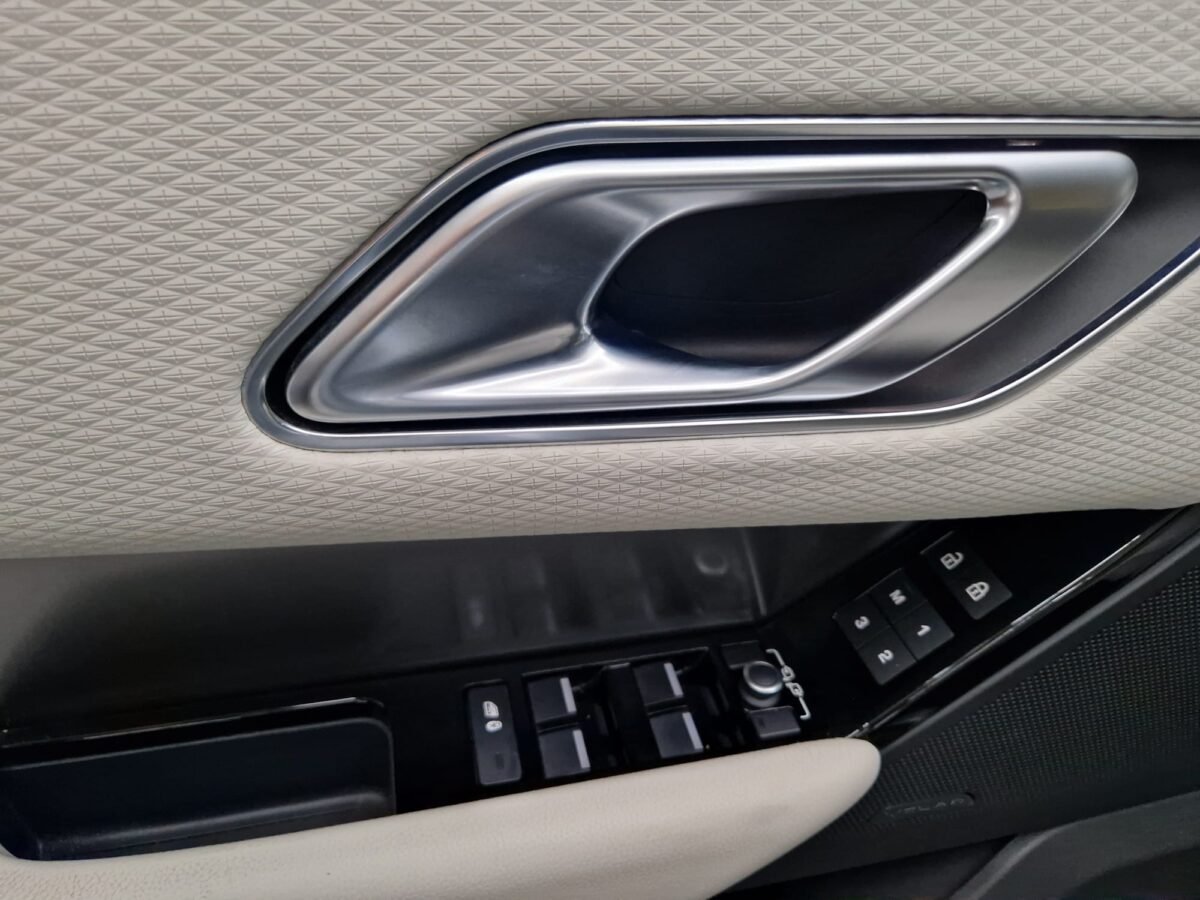LAND-ROVER RANGE ROVER VELAR R-DYNAMIC P400 404CV
