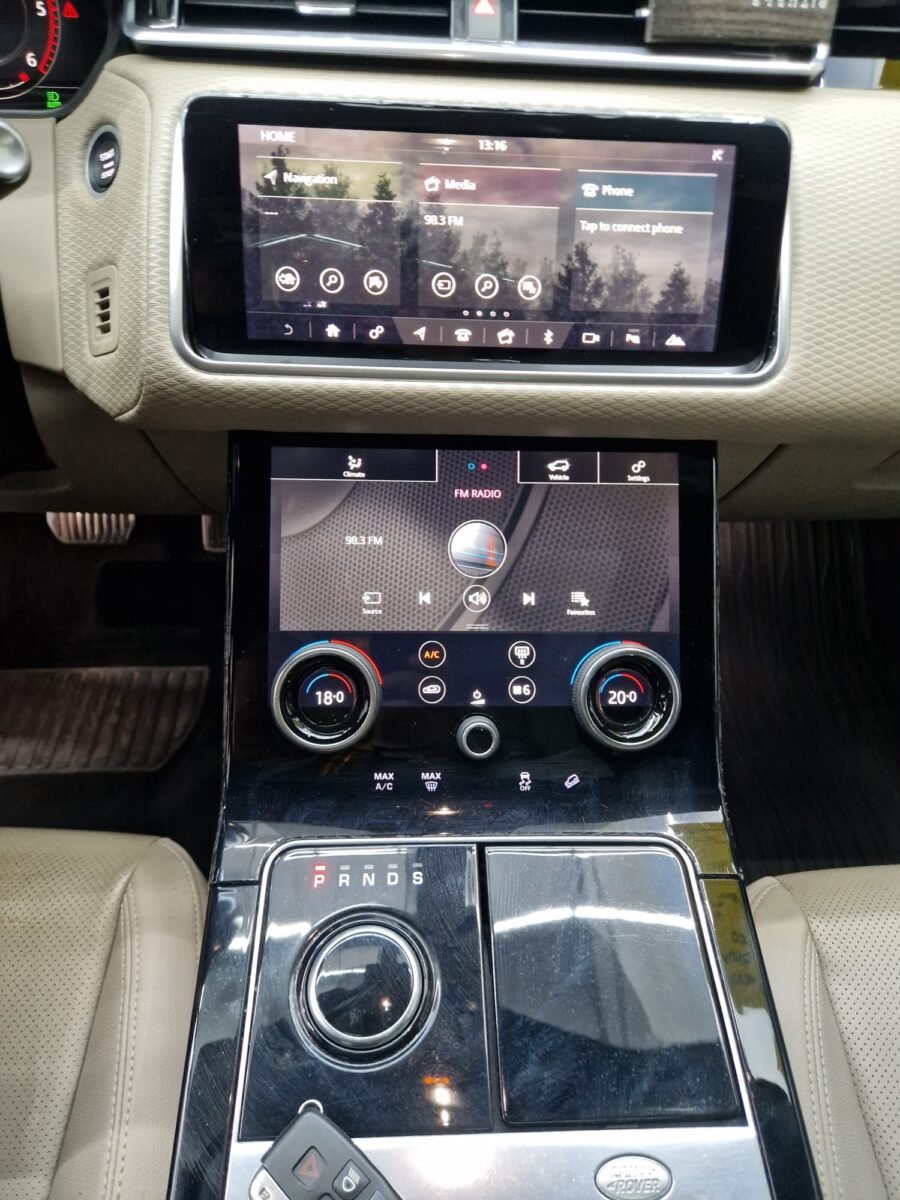 LAND-ROVER RANGE ROVER VELAR R-DYNAMIC 3.0 D300