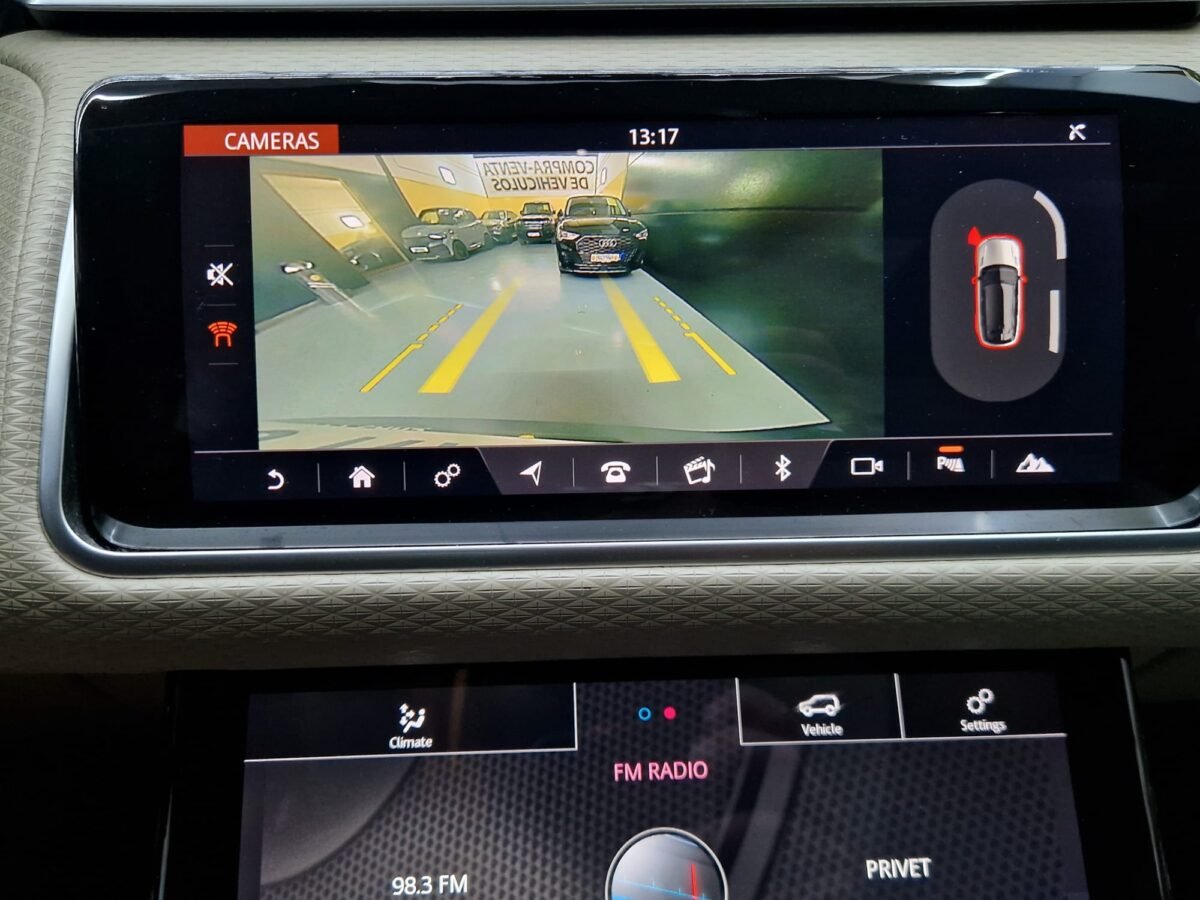 LAND-ROVER RANGE ROVER VELAR R-DYNAMIC 3.0 D300