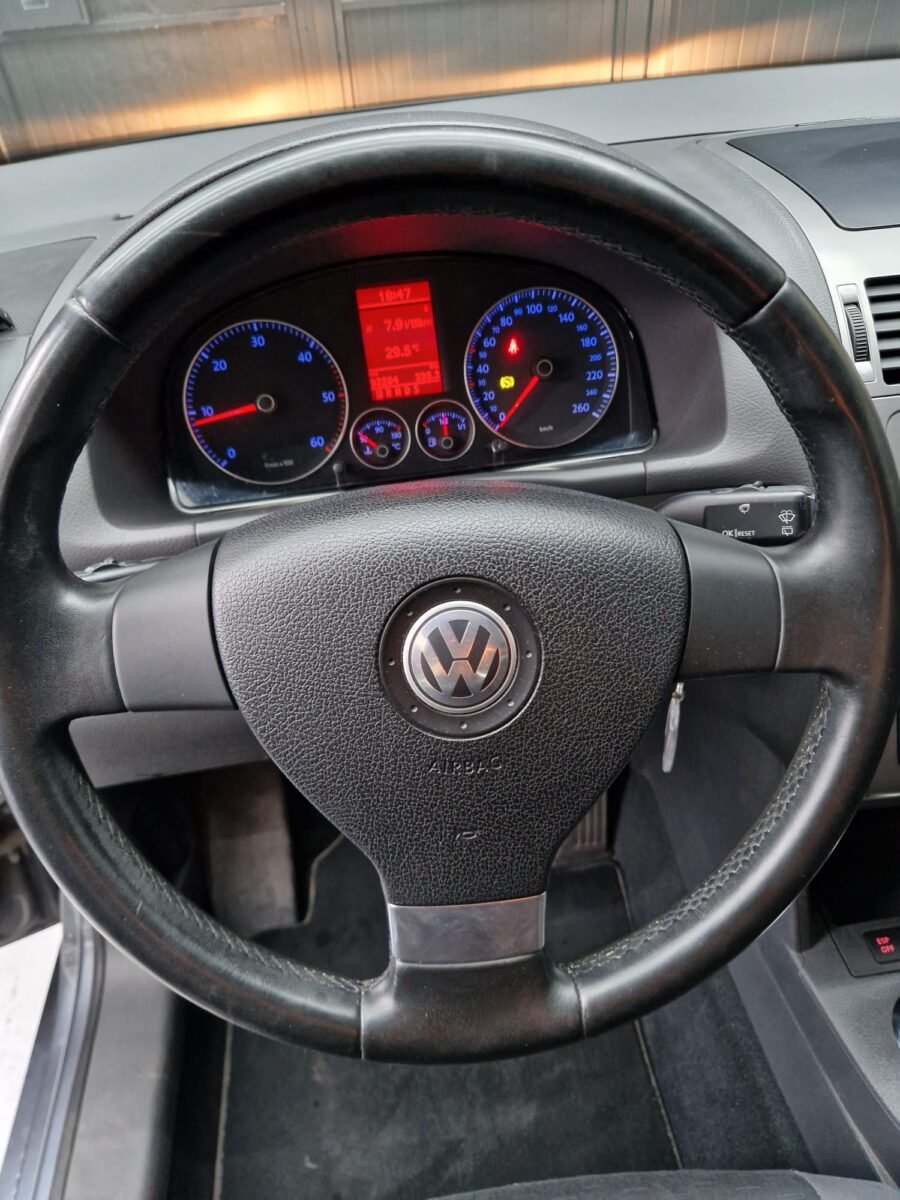 VOLKSWAGEN TOURAN 7 PLAZAS 2.0TDI 140CV