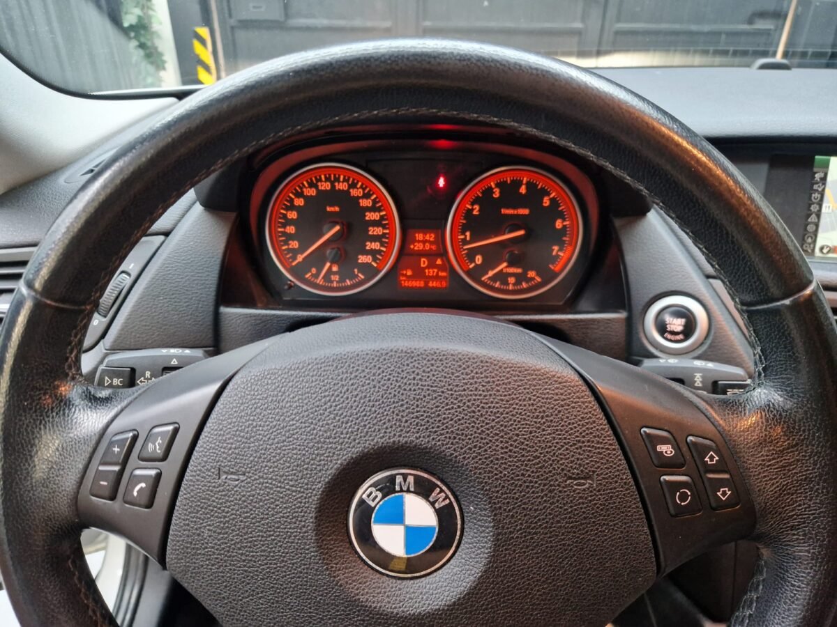 BMW X1 3.0i 218CV