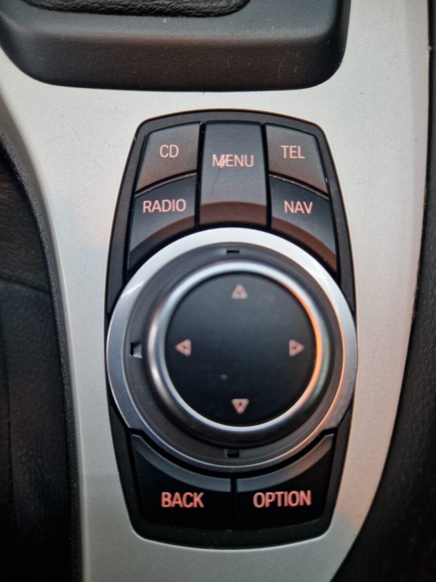 BMW X1 3.0i 218CV