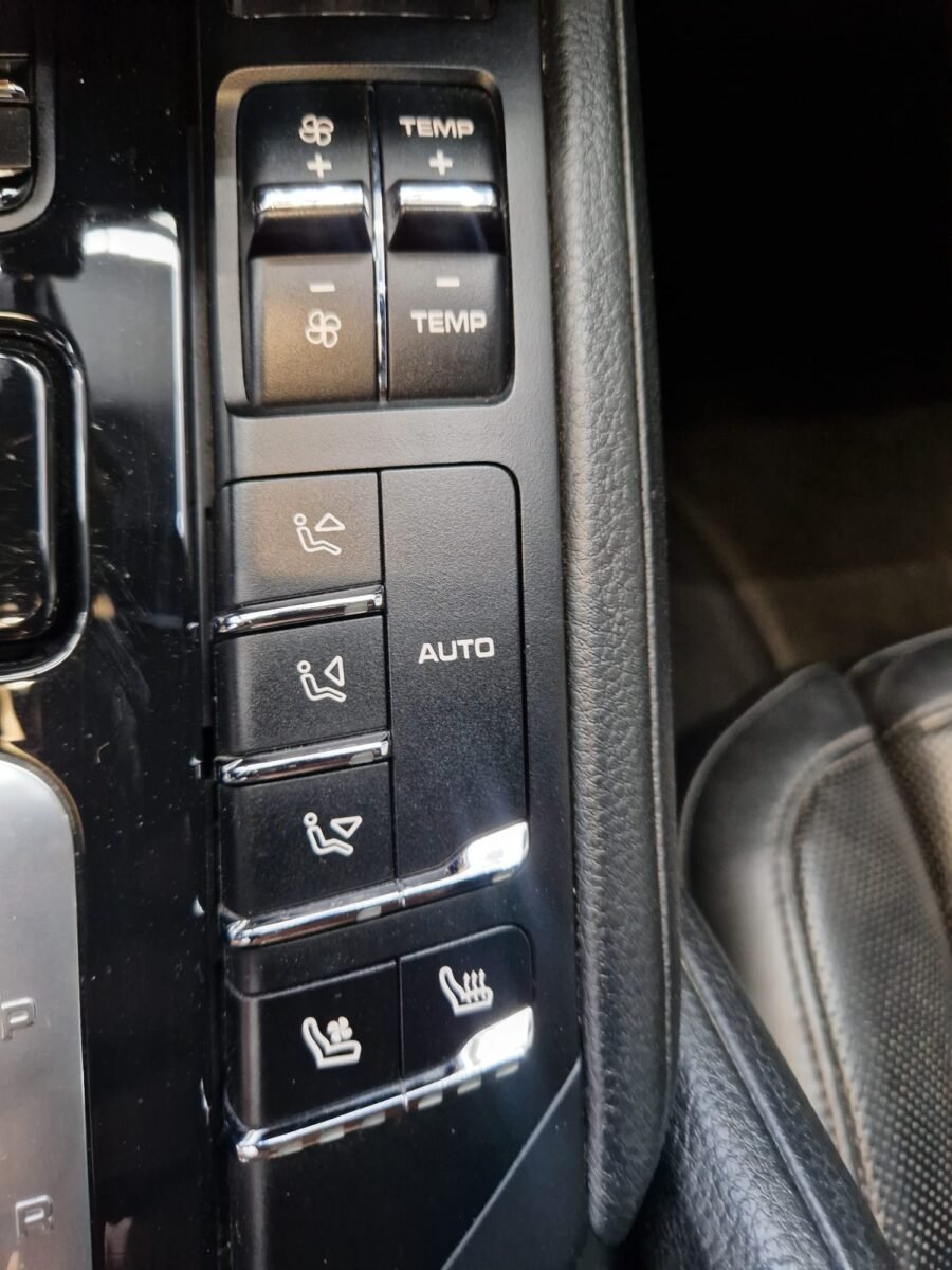 PORSCHE Cayenne 3.0TDI 244CV
