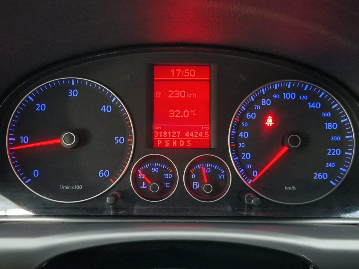 VOLKSWAGEN TOURAN 2.0 TDI 140CV