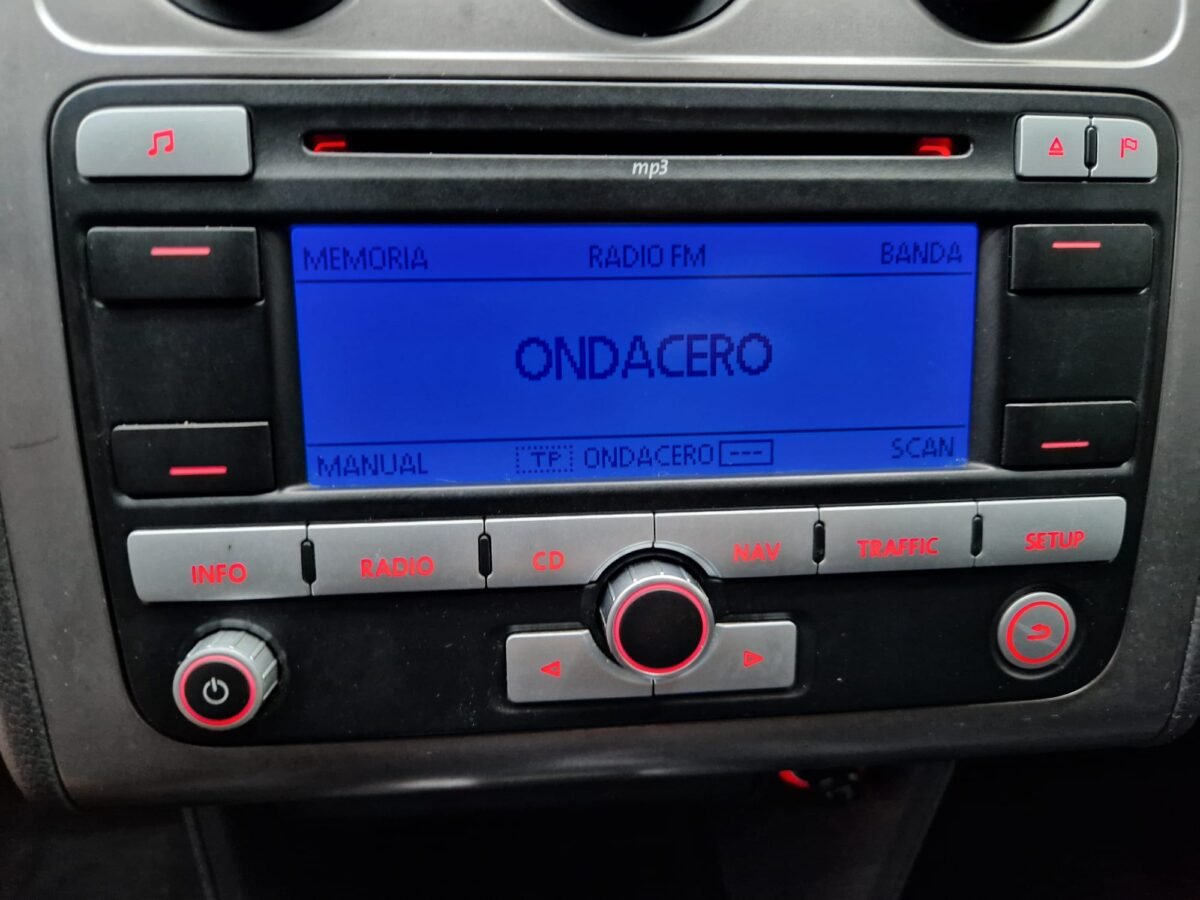 VOLKSWAGEN TOURAN 2.0 TDI 140CV
