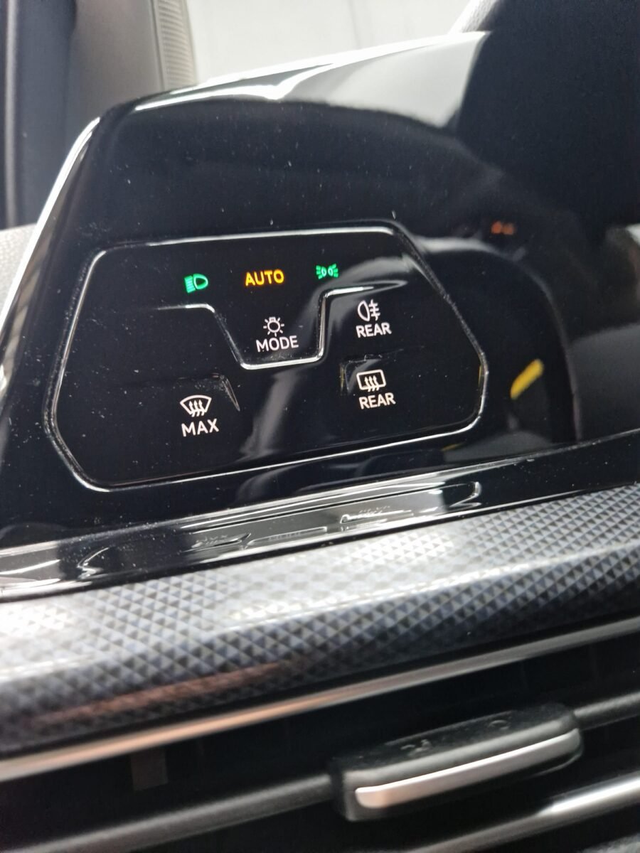 VOLKSWAGEN GOLF VIII 2.0TDI 115CV