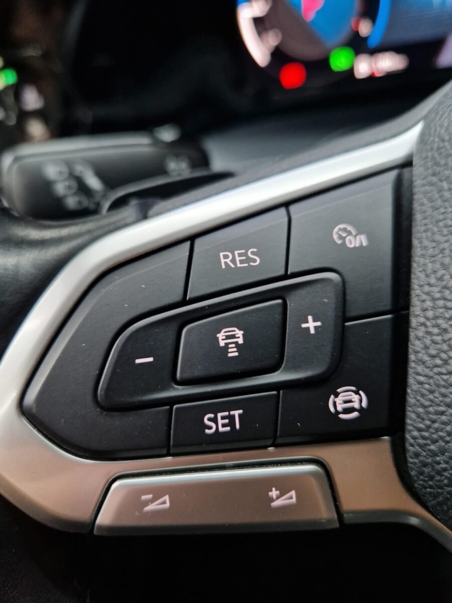 VOLKSWAGEN GOLF VIII 2.0TDI 115CV