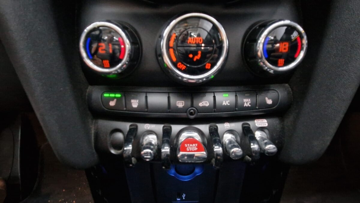MINI COOPER C 1.5 135CV