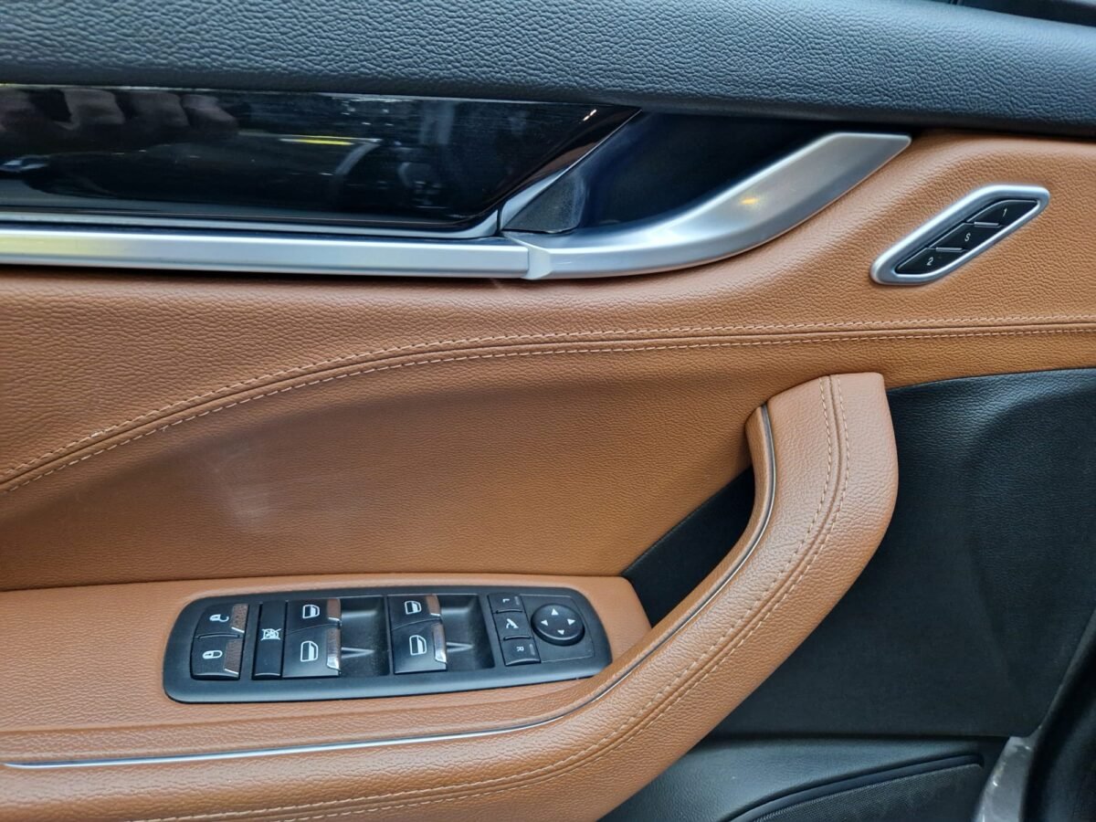 MASERATI LEVANTE 3.0 V6 350CV